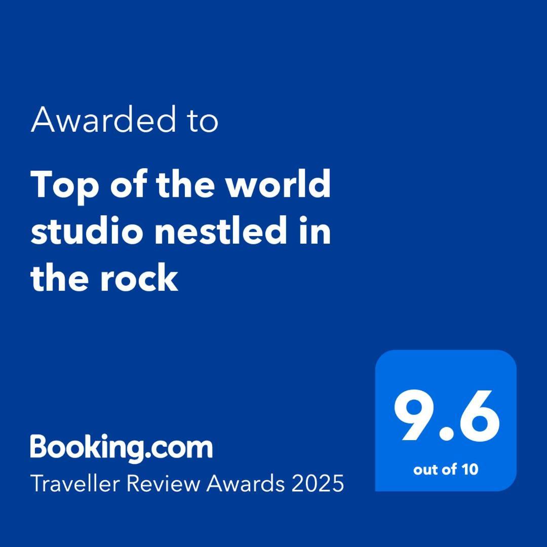 Top Of The World Studio Nestled In The Rock Queensberry 外观 照片